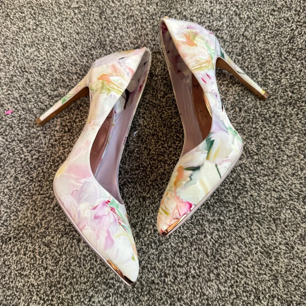 Ted Baker Vyixyn Pumps Women 39.5 US 9 EUC Floral Evening Heels Shoes Pink
